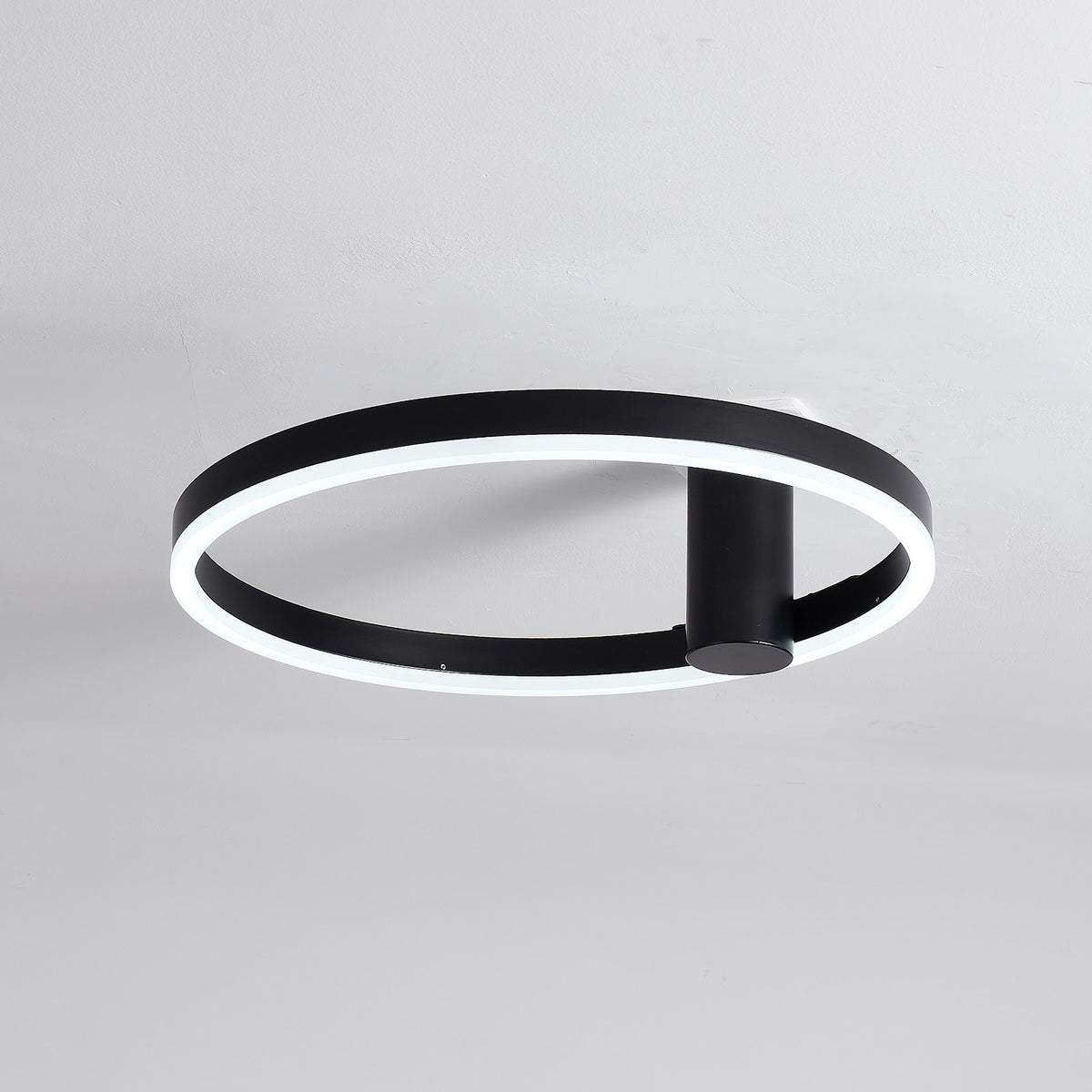 Zwarte plafondlamp Ø40 cm Lysrum — bediening met afstandsbediening