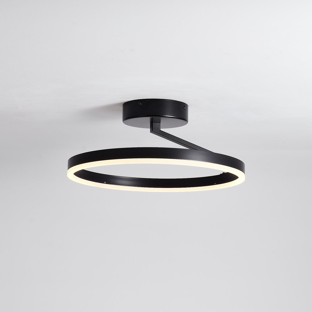 Zwarte plafondlamp Ø40 cm Lysrum — uitvoering plat op het plafond