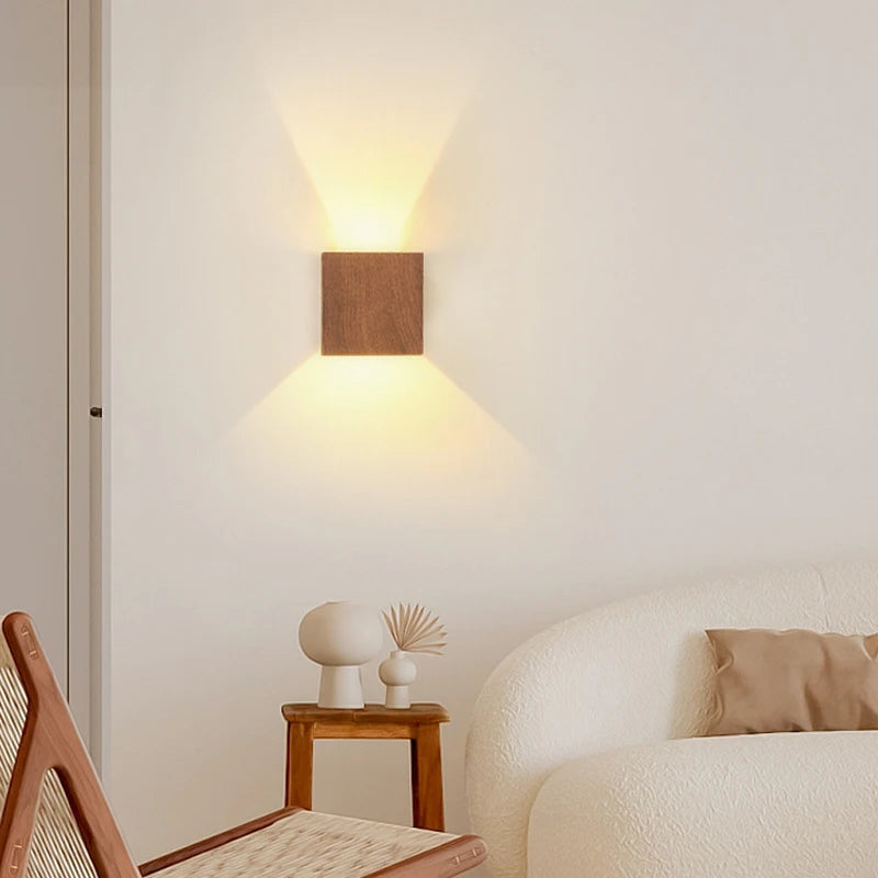 Wandlamp van licht of donker hout | Lignum