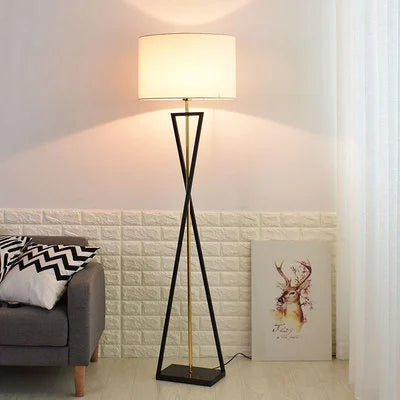 vloerlamp goud, vloerlamp modern, vloerlamp design, vloerlamp zwart metaal, vloerlamp wit, vloerlamp zwart, vloerlamp dimbaar, vloerlamp led, moderne vloerlamp, vloerlamp Scandinavisch