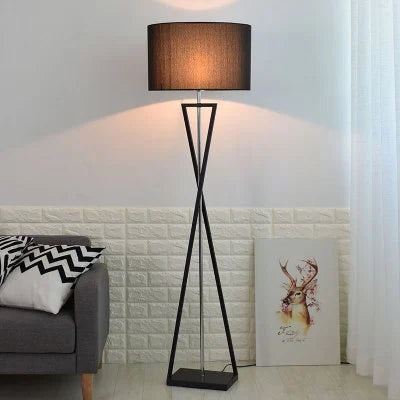 vloerlamp goud, vloerlamp modern, vloerlamp design, vloerlamp zwart metaal, vloerlamp wit, vloerlamp zwart, vloerlamp dimbaar, vloerlamp led, moderne vloerlamp, vloerlamp Scandinavisch