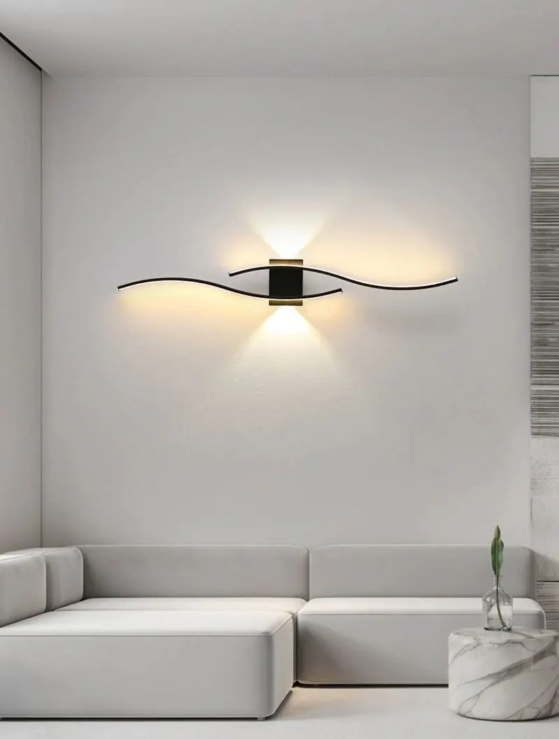 Langwerpige wandlamp in goud en zwart | Aurum